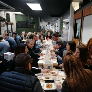 Repas entre deux ateliers de travail aux Halles 