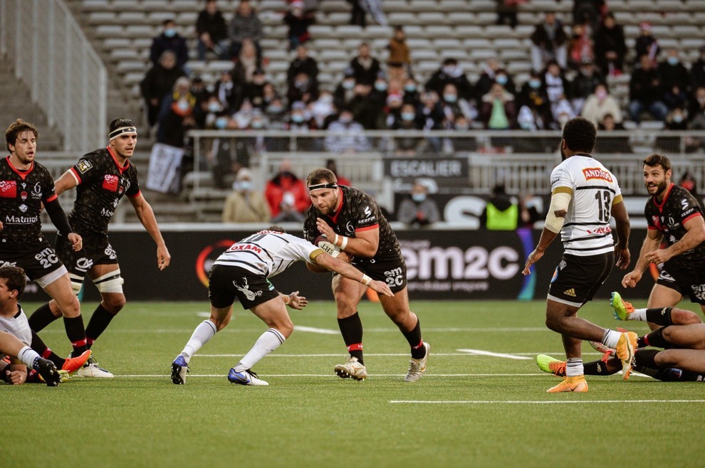 Percussion du pilier lors d’un match avec le LOU rugby.